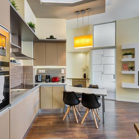 Spacious & Stylish Apartment In Downtown Budapeste Exterior foto