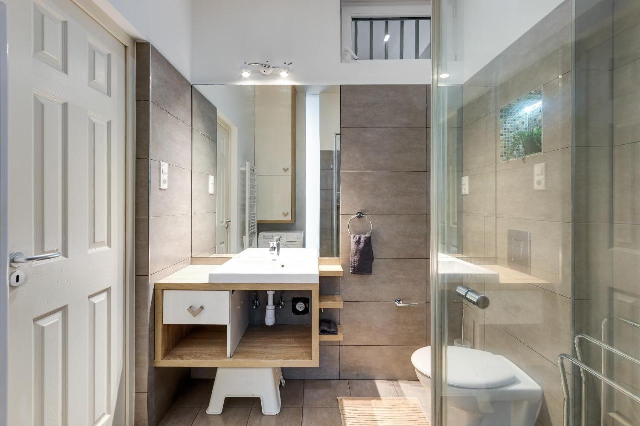 Spacious & Stylish Apartment In Downtown Budapeste Exterior foto