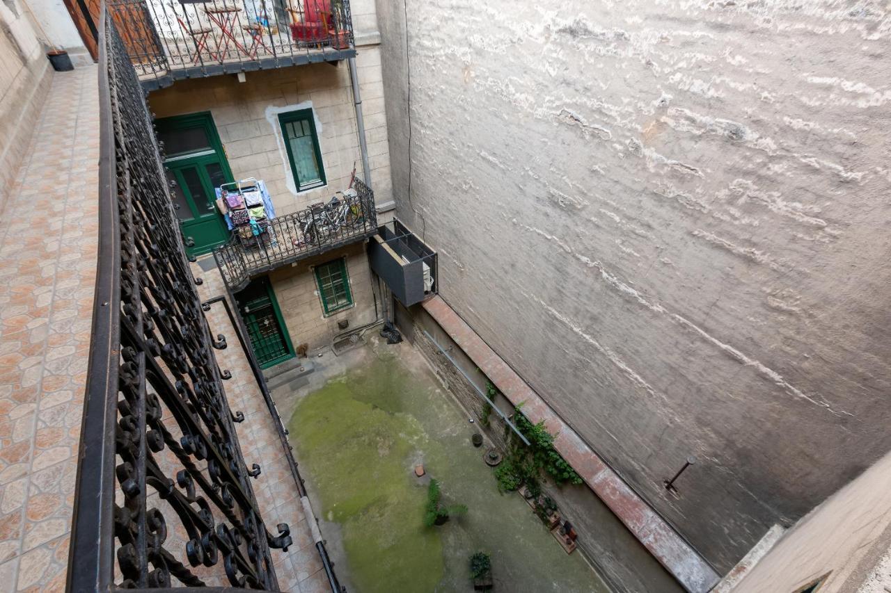 Spacious & Stylish Apartment In Downtown Budapeste Exterior foto
