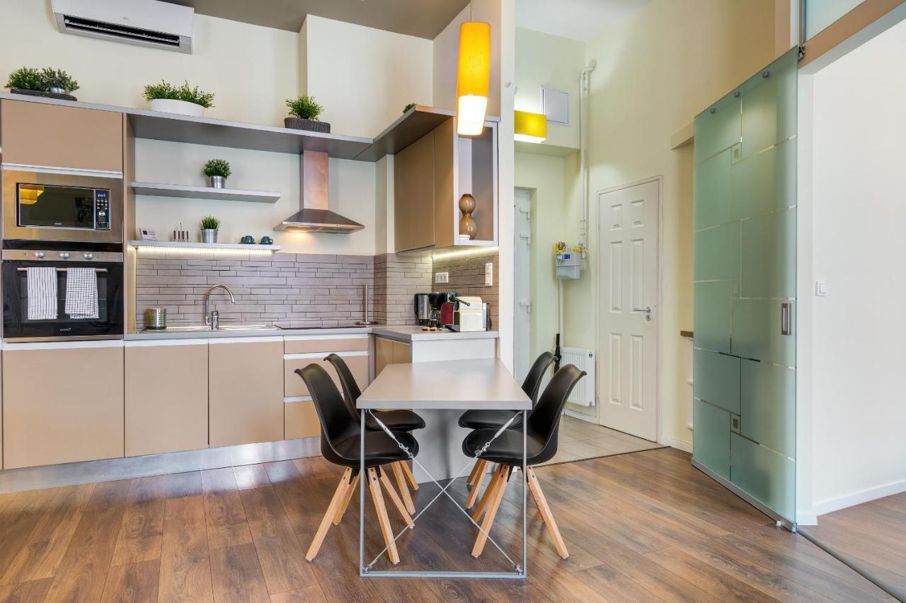 Spacious & Stylish Apartment In Downtown Budapeste Exterior foto