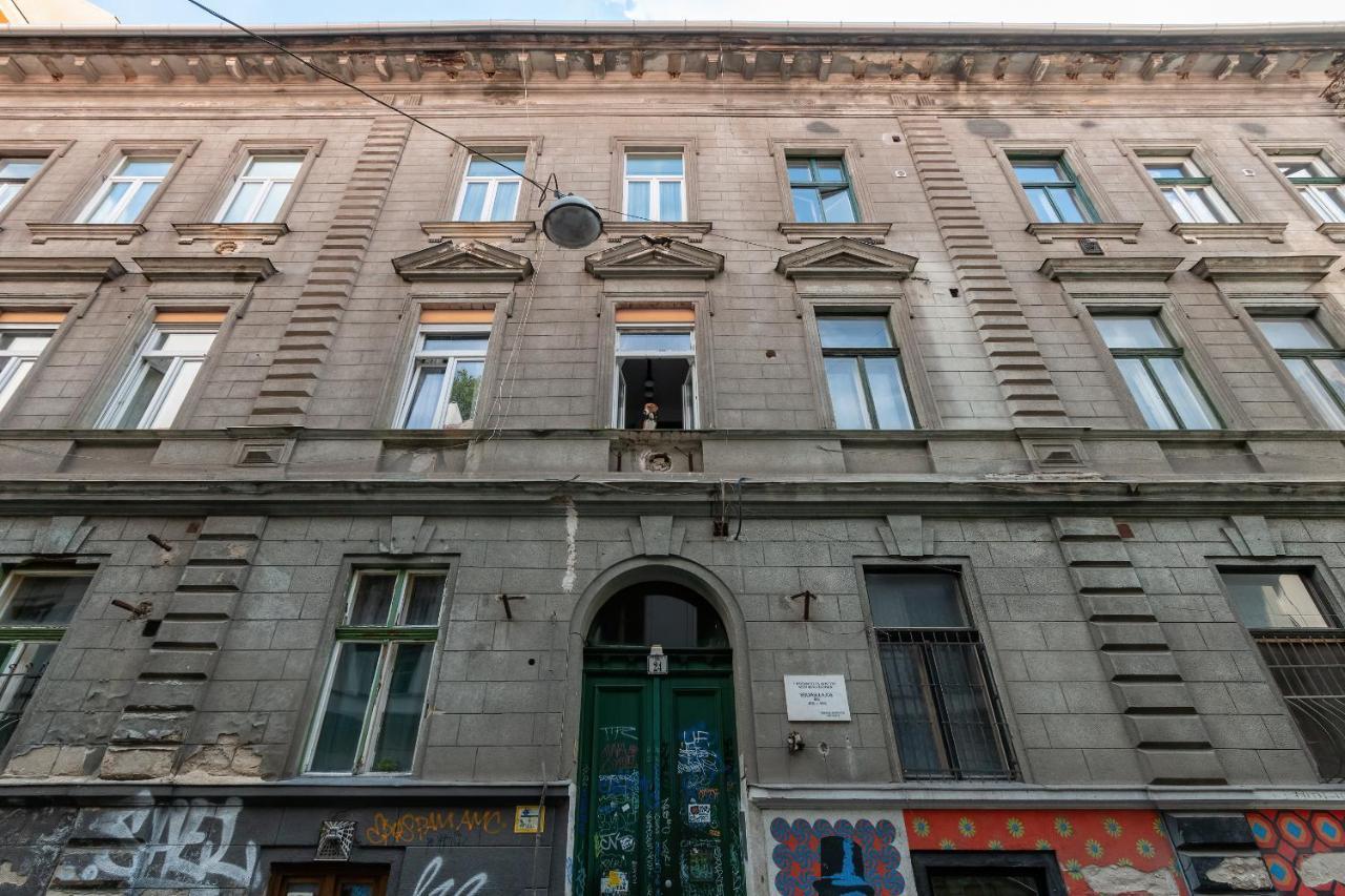 Spacious & Stylish Apartment In Downtown Budapeste Exterior foto
